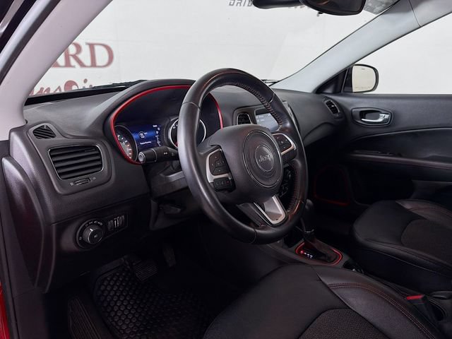 Used 2020 Jeep Compass Trailhawk AWD/4WD image 11