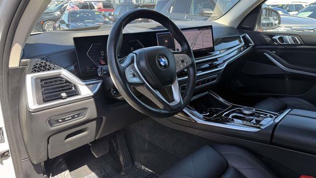 Used 2024 BMW X7 xDrive40i w/ Premium Package AWD/4WD image 38