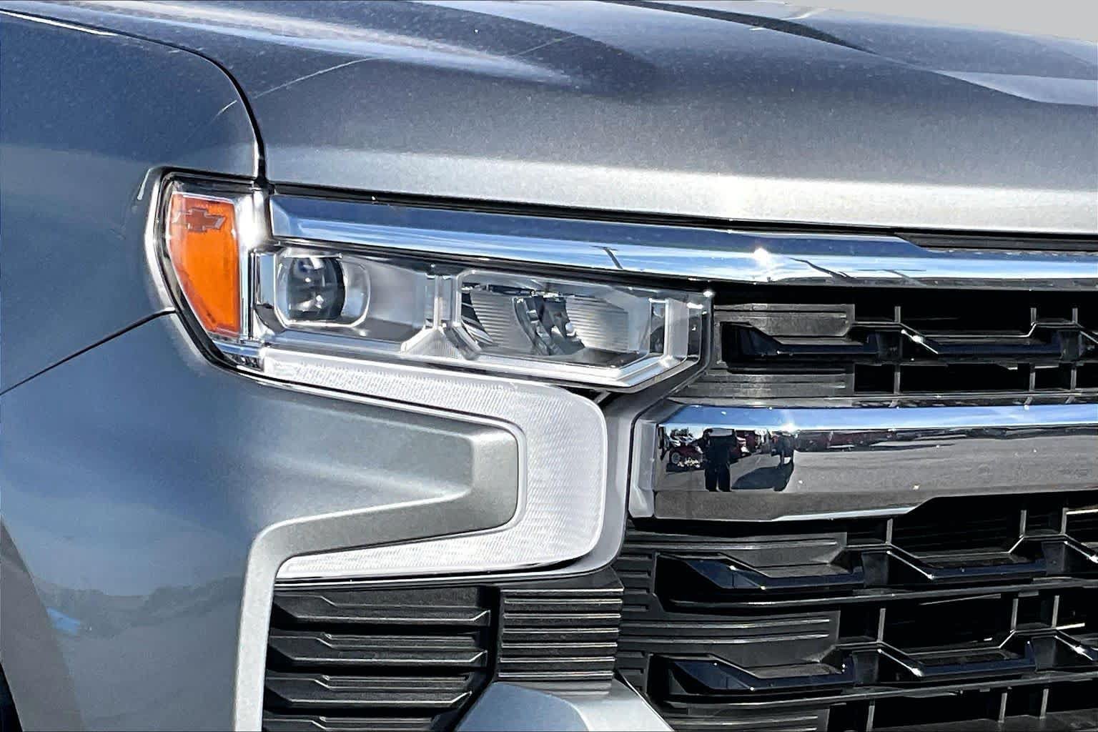 Used 2025 Chevrolet Silverado 1500 LT AWD/4WD image 24