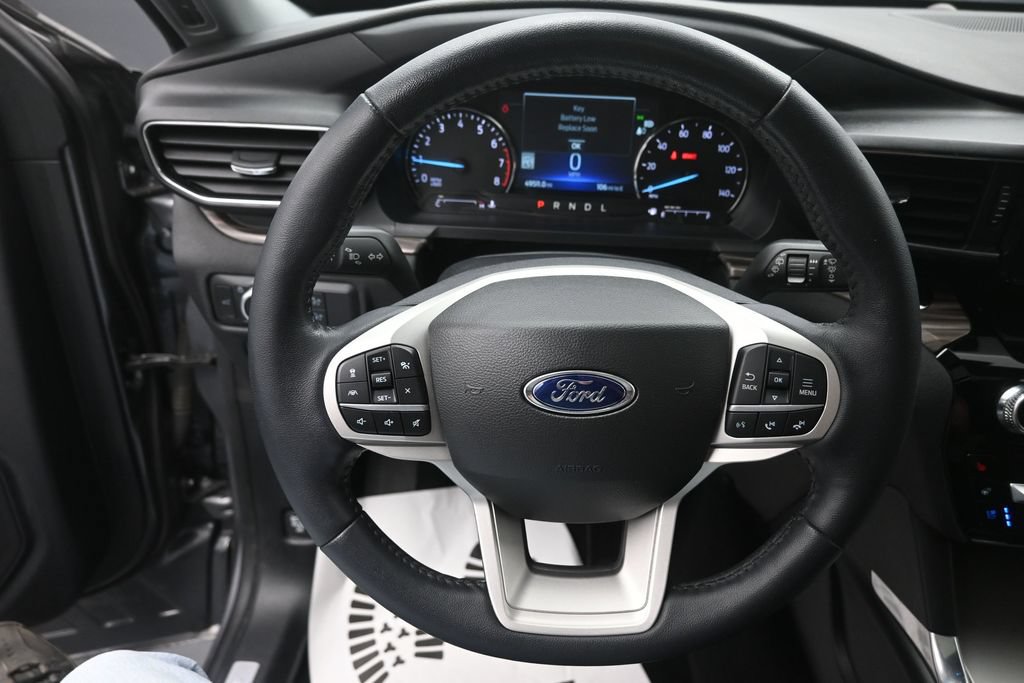 Certified 2022 Ford Explorer Limited w/ Equipment Group 301A RWD image 6