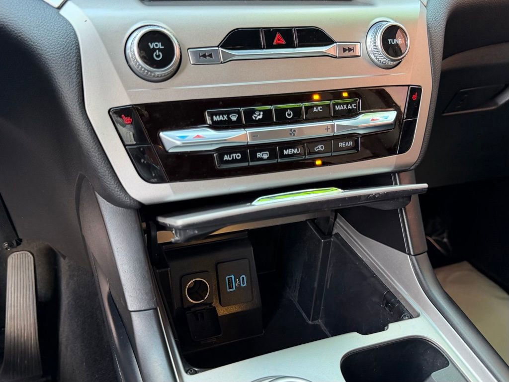 Certified 2022 Ford Explorer XLT RWD image 26