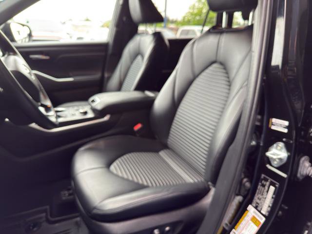 Used 2023 Toyota Highlander XSE AWD/4WD image 15