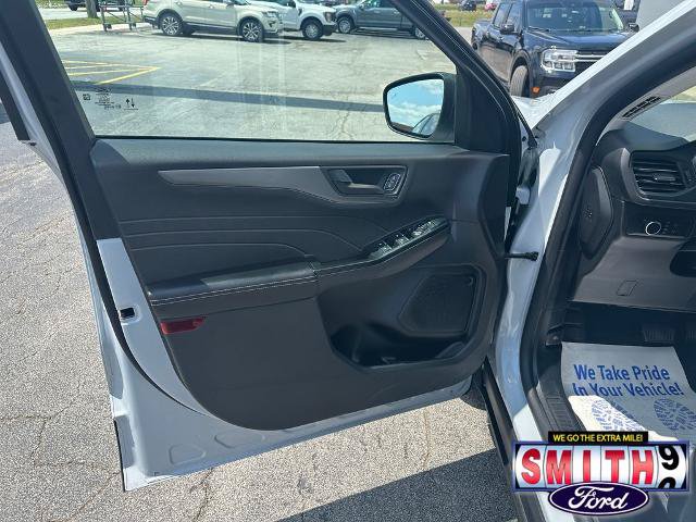 Certified 2025 Ford Escape Active AWD/4WD image 14