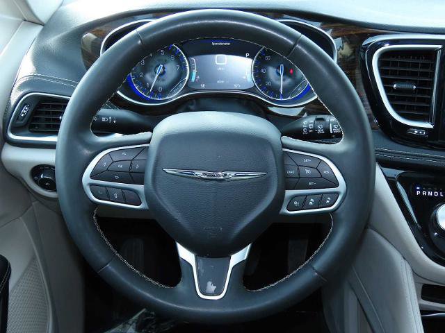 Used 2023 Chrysler Pacifica Limited image 27