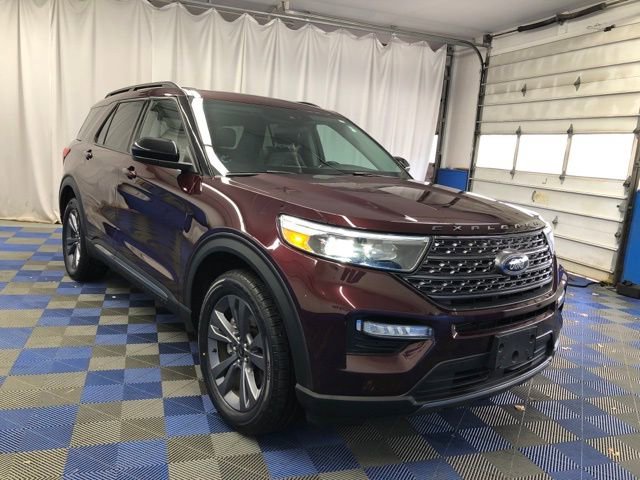 Certified 2022 Ford Explorer XLT w/ Equipment Group 202A image 5