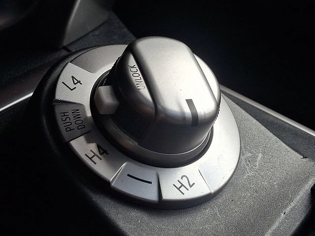 Used 2020 Toyota 4Runner SR5 Premium w/ Moonroof Package AWD/4WD image 25