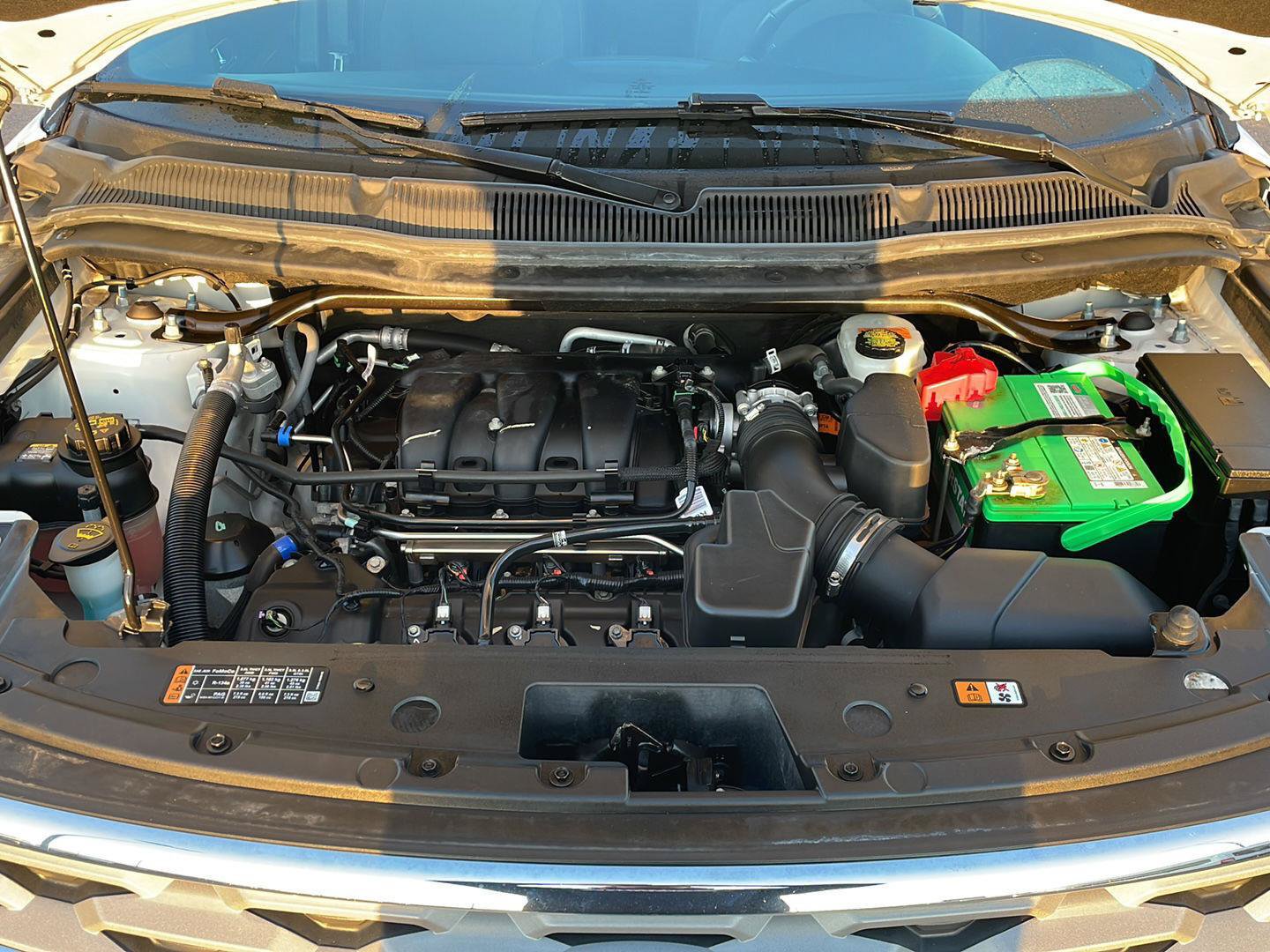 Certified 2018 Ford Explorer XLT FWD image 9