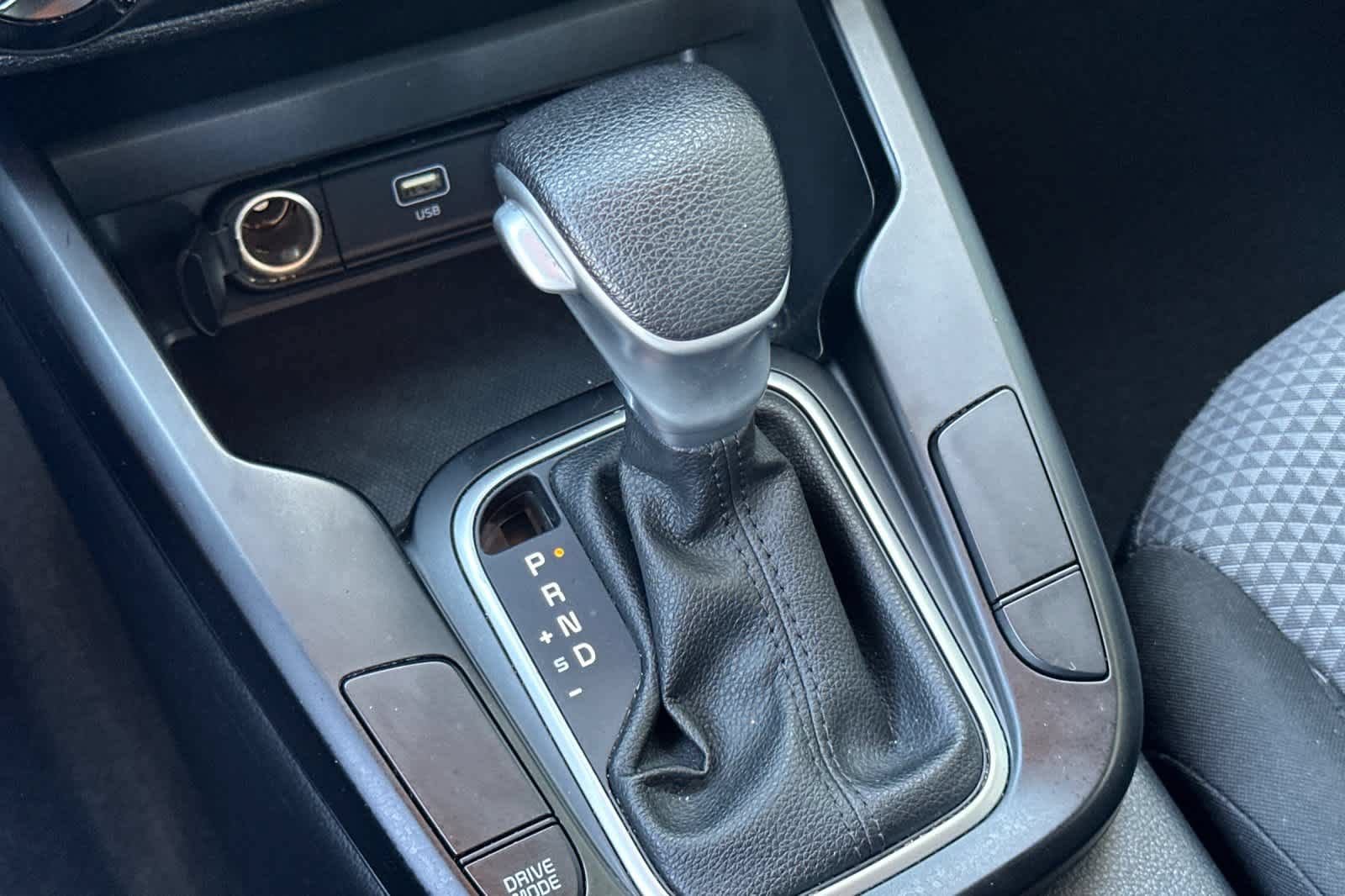 Used 2023 Kia Soul LX w/ LX Technology Package FWD image 22