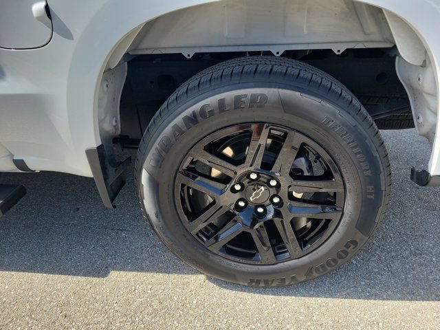 Used 2024 Chevrolet Silverado 1500 Custom RWD image 32
