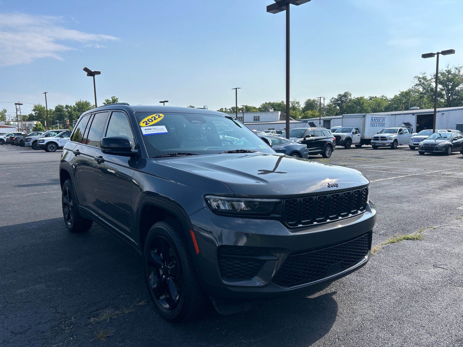 Used 2022 Jeep Grand Cherokee Altitude AWD/4WD image 19