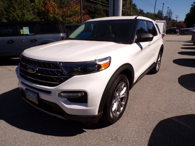 Certified 2022 Ford Explorer XLT w/ Equipment Group 202A AWD/4WD image 3
