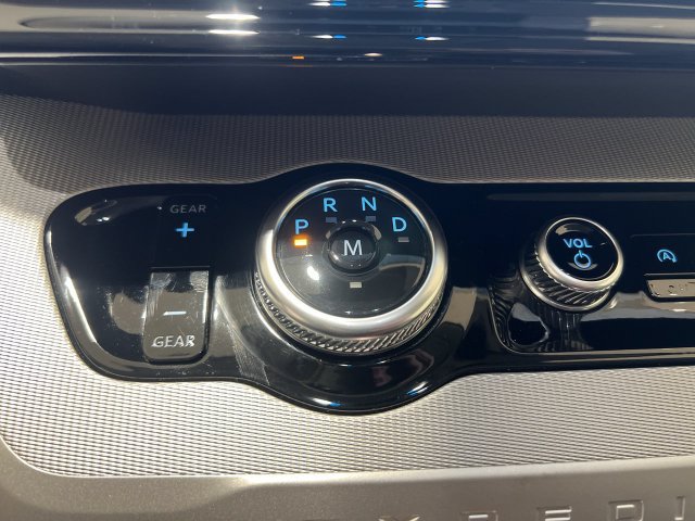 Certified 2025 Ford Expedition Active AWD/4WD image 15