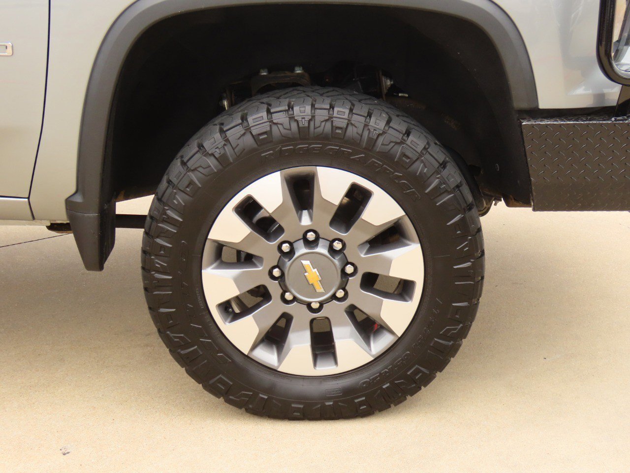 Used 2024 Chevrolet Silverado 2500 Custom w/ Custom Value Package image 11