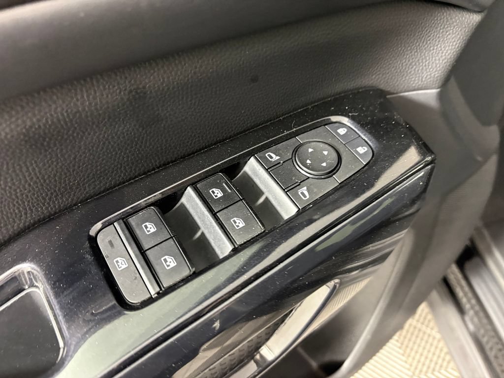 Used 2022 Nissan Pathfinder SV AWD/4WD image 13