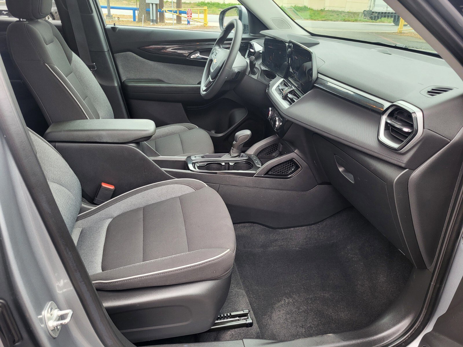 Used 2024 Chevrolet TrailBlazer LT image 12