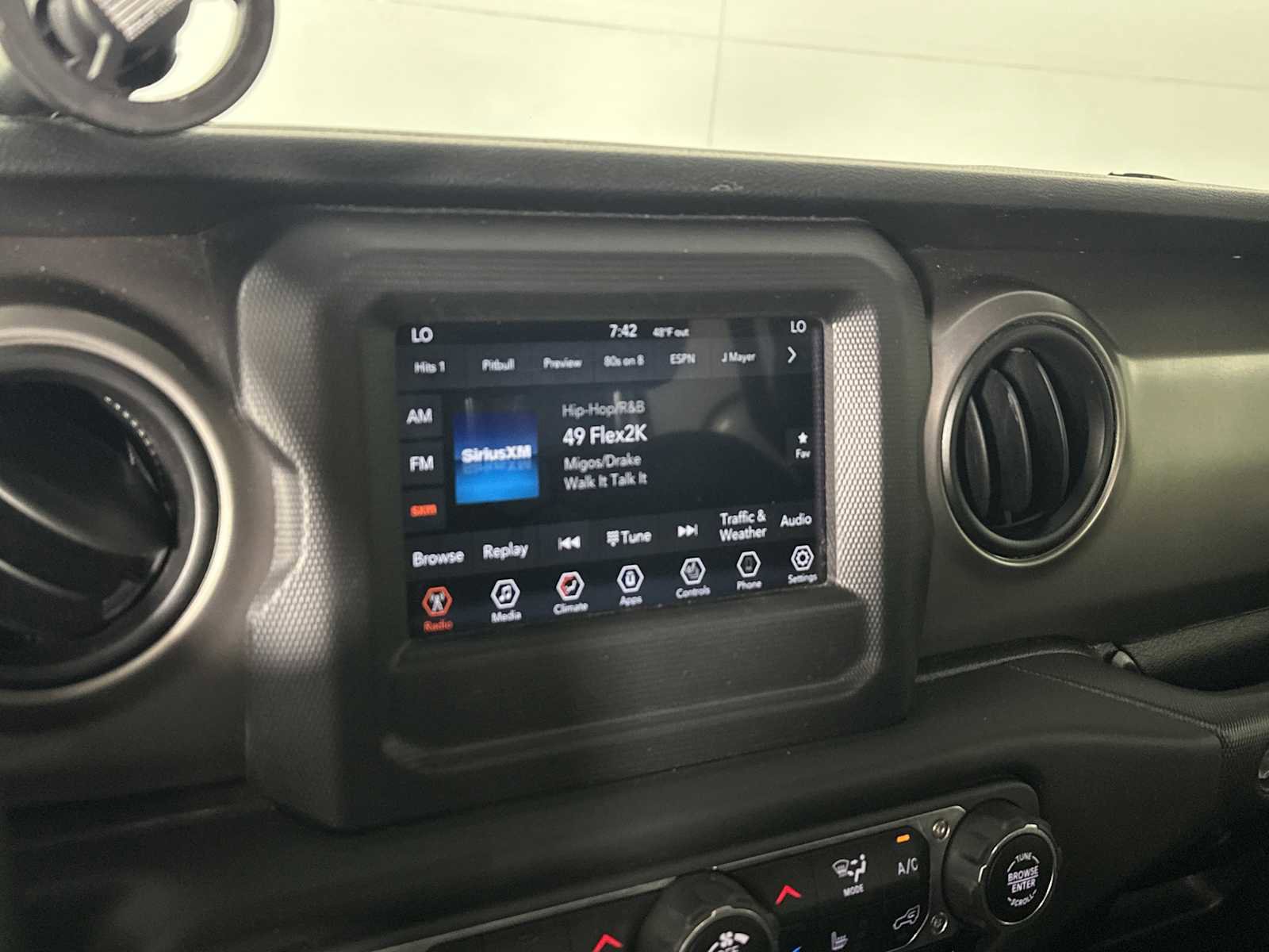 Used 2020 Jeep Gladiator Sport w/ Quick Order Package 24S image 32