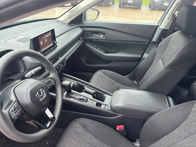 Used 2025 Honda Accord SE image 13