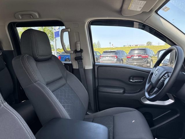 Used 2025 Nissan Frontier SV image 10