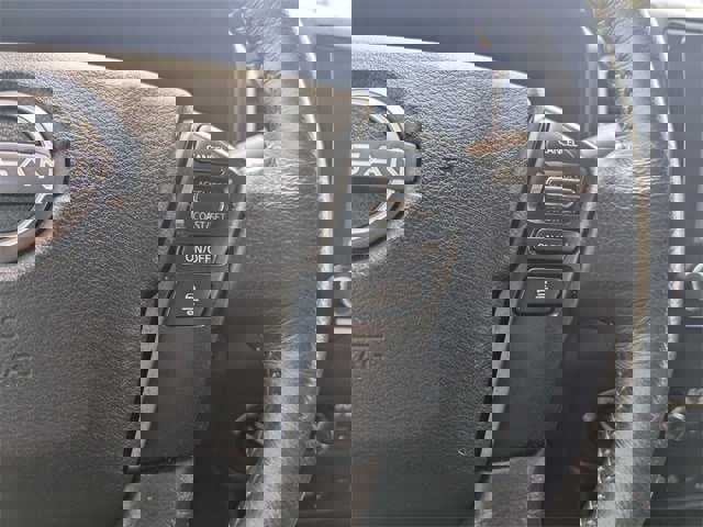 Used 2024 Nissan Frontier SV w/ SV Convenience Package image 14