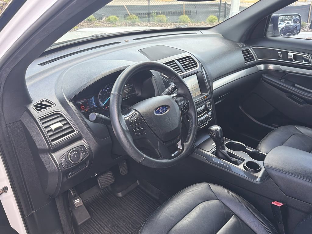 Certified 2018 Ford Explorer XLT w/ Equipment Group 202A image 19