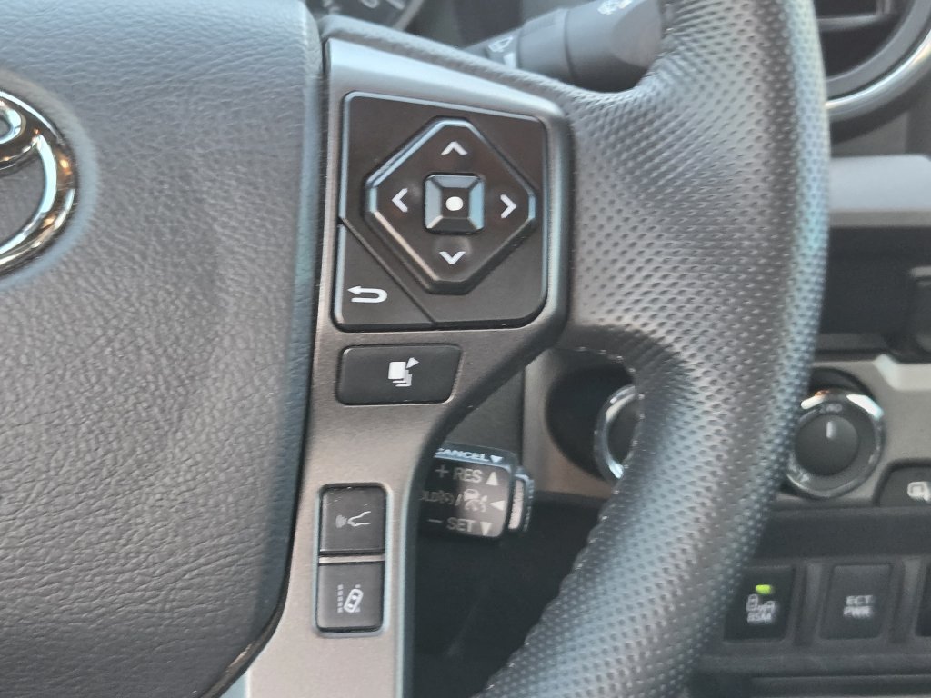 Used 2023 Toyota Tacoma TRD Off-Road w/ Technology Package AWD/4WD image 27