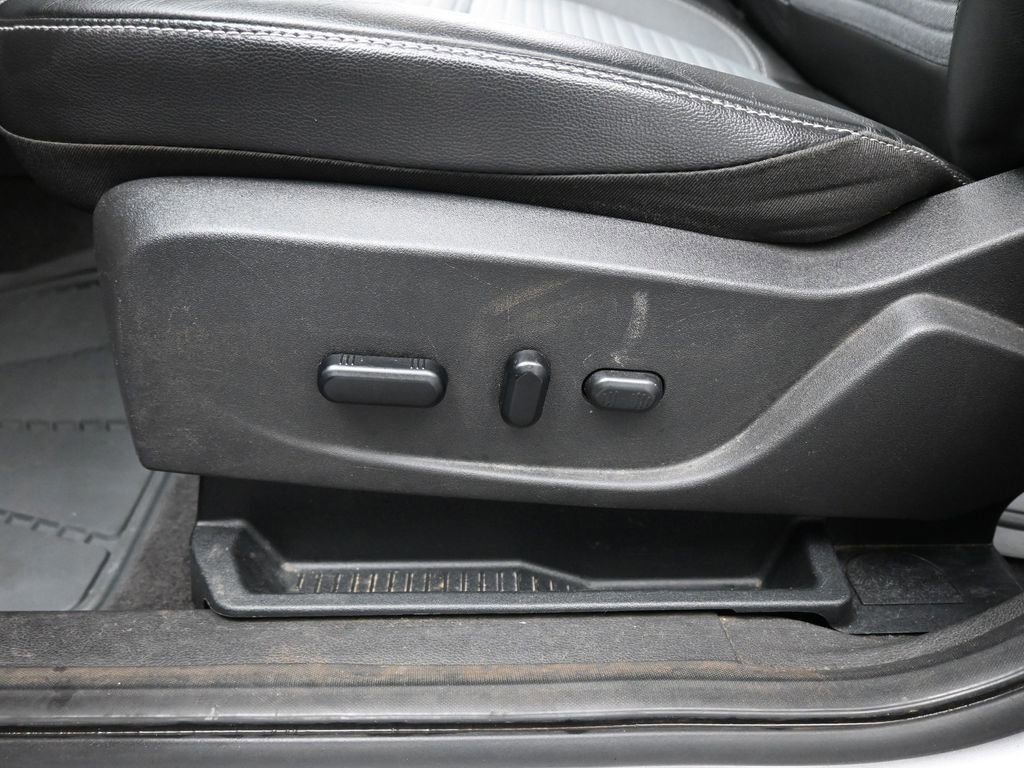 Certified 2019 Ford Escape SE image 38