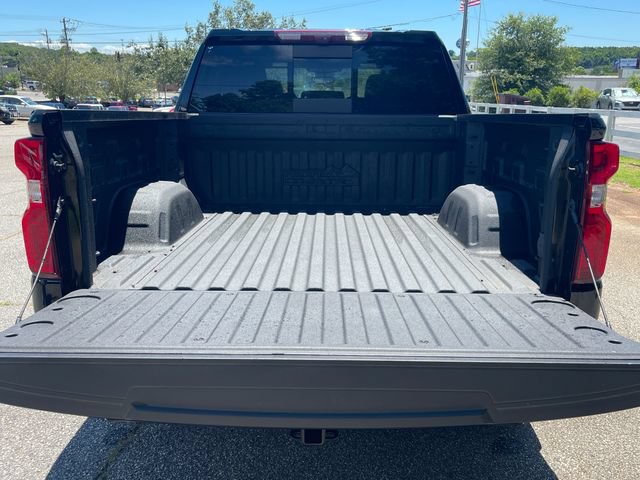 Used 2024 Chevrolet Silverado 1500 High Country w/ Technology Package AWD/4WD image 9