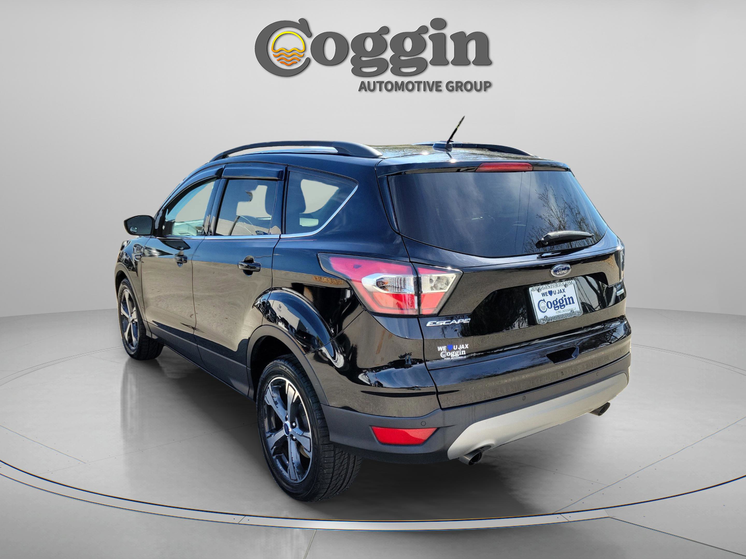 Certified 2017 Ford Escape SE w/ SE Leather Comfort Package image 3