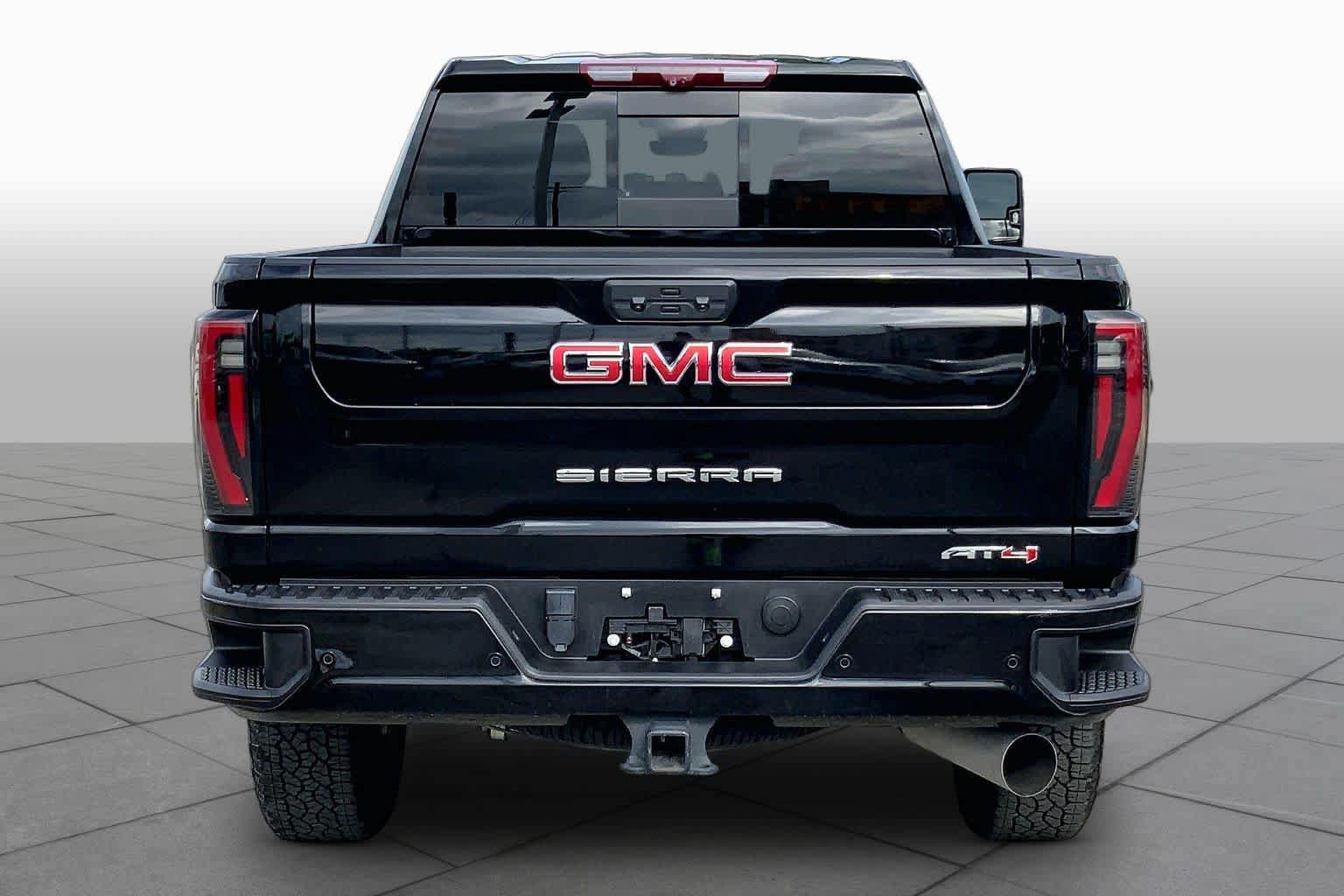 Used 2024 GMC Sierra 2500 AT4 w/ AT4 Premium Plus Package AWD/4WD image 4