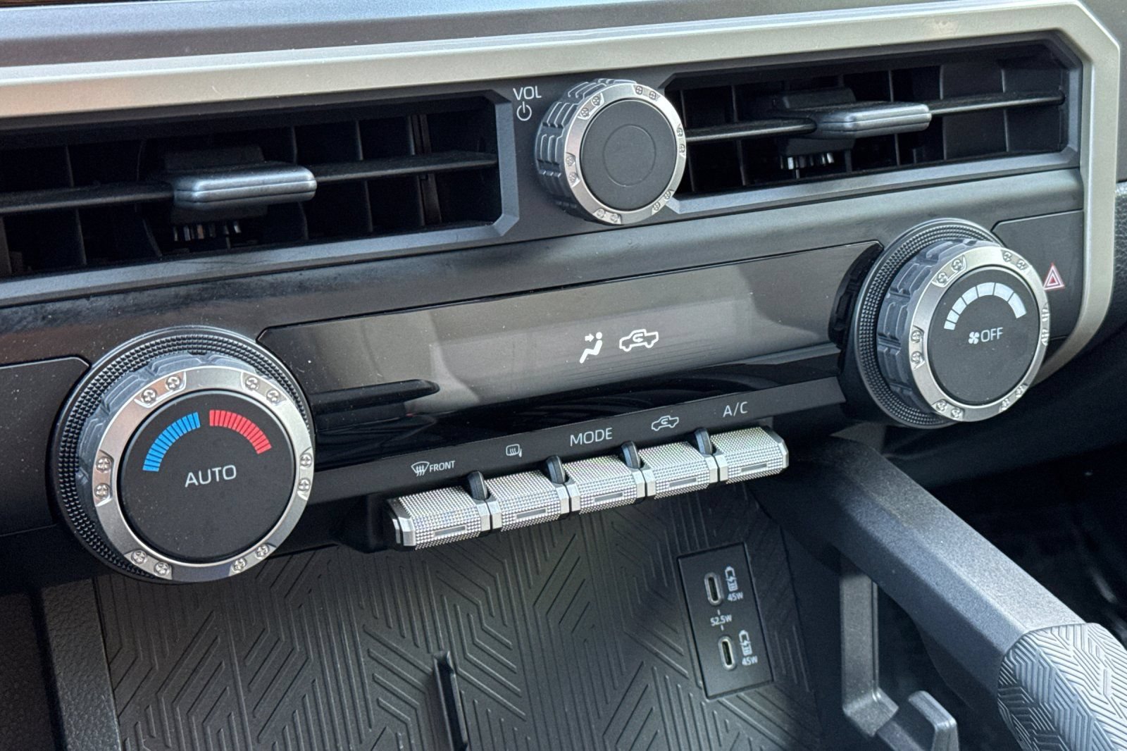 Used 2025 Toyota Tacoma TRD Off-Road AWD/4WD image 23