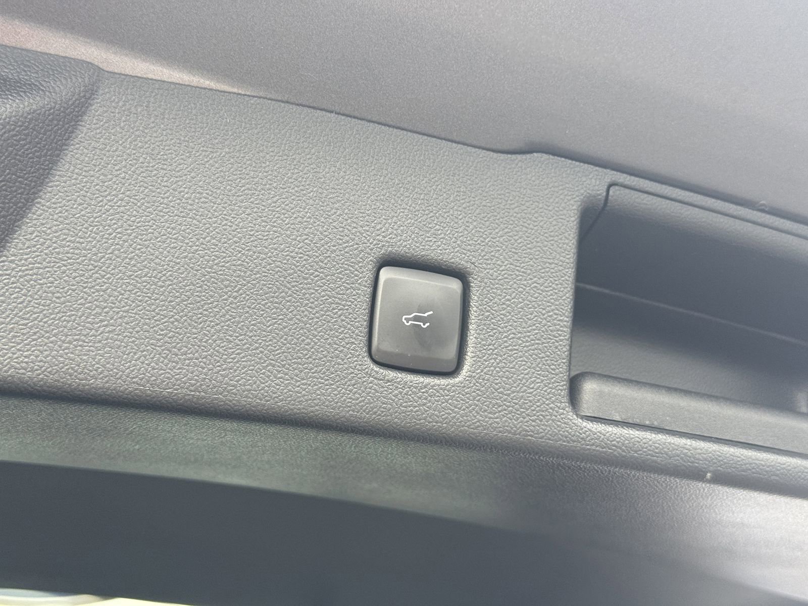 Certified 2022 Ford Escape SEL FWD image 12
