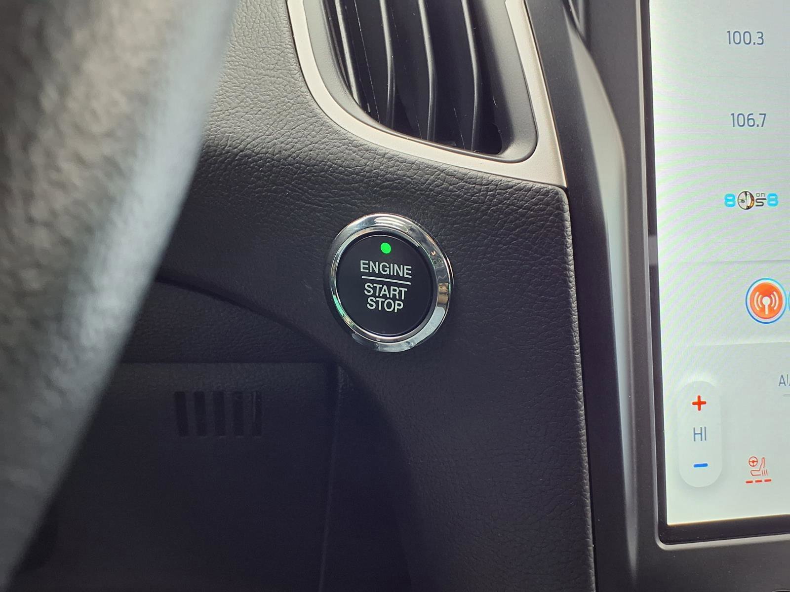 Certified 2024 Ford Edge SEL w/ Convenience Package image 17