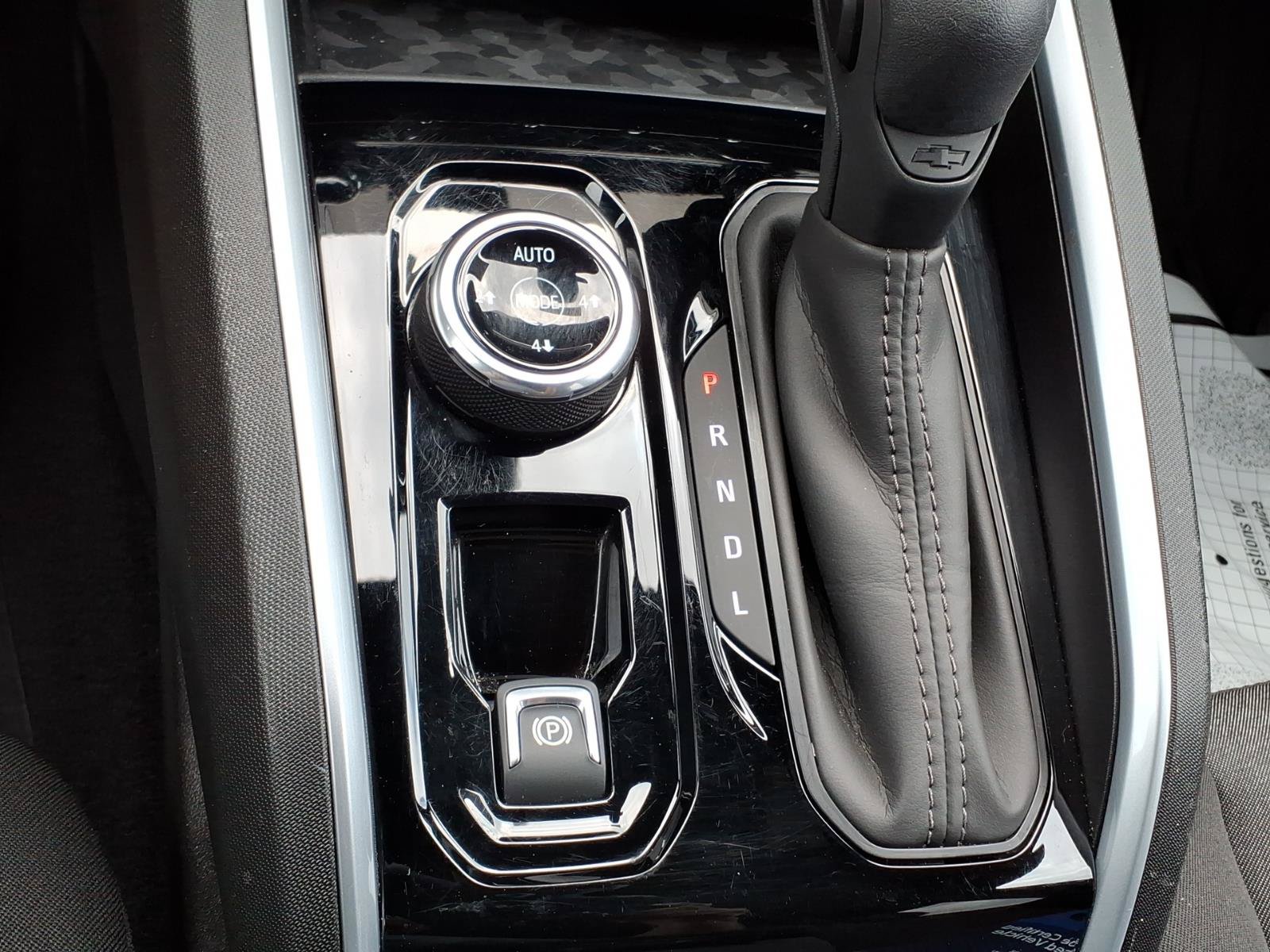 Used 2025 Chevrolet Colorado Trail Boss AWD/4WD image 19
