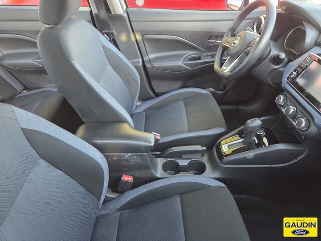 Used 2025 Nissan Versa SV FWD image 5