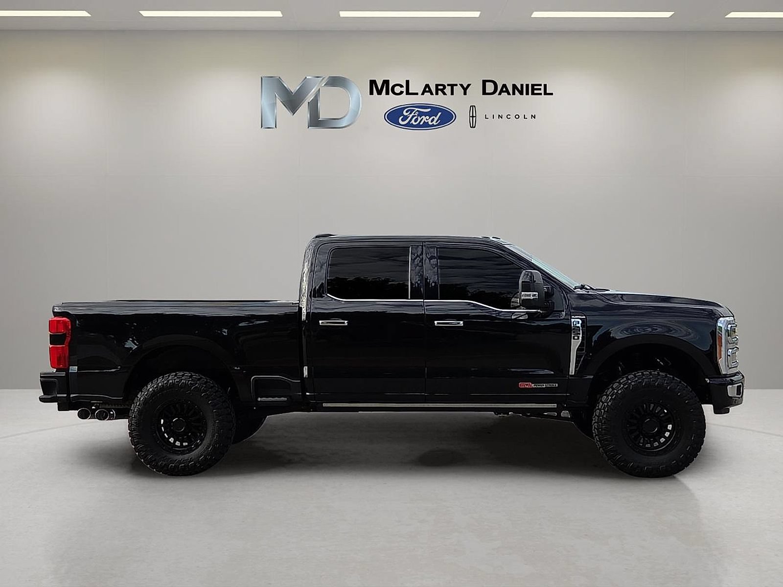 Certified 2023 Ford F250 Platinum AWD/4WD image 6
