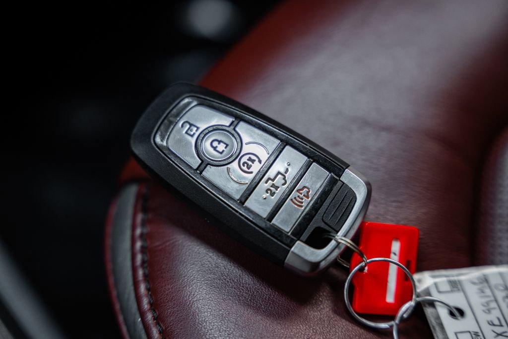 Certified 2020 Ford F350 Platinum w/ FX4 Off-Road Package image 56