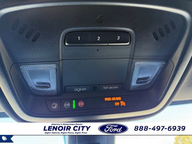 Used 2023 Chevrolet Traverse LT image 17