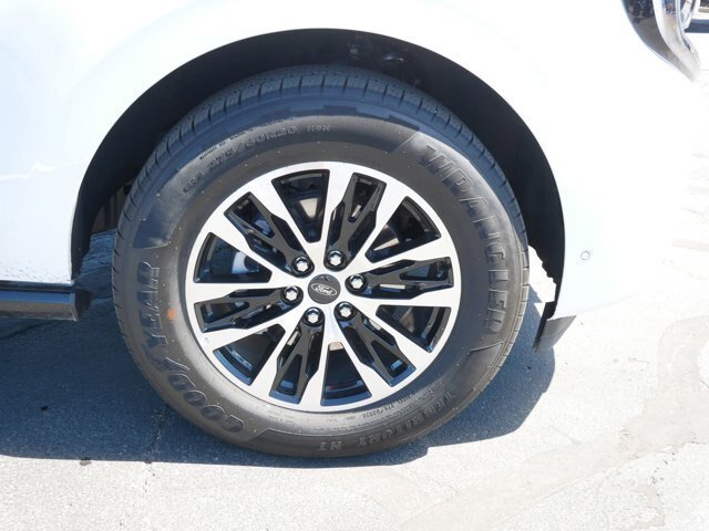 Certified 2025 Ford Expedition Max Platinum AWD/4WD image 6