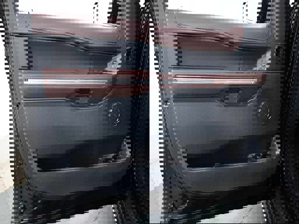 Certified 2024 Ford Expedition Limited image 7