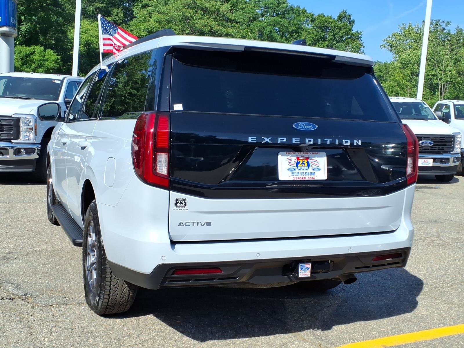 Certified 2025 Ford Expedition Active AWD/4WD image 6