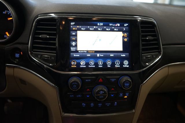 Used 2020 Jeep Grand Cherokee Limited w/ Luxury Group II image 21