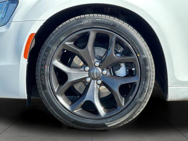 Used 2022 Chrysler 300 Touring w/ Sport Appearance Package RWD image 23