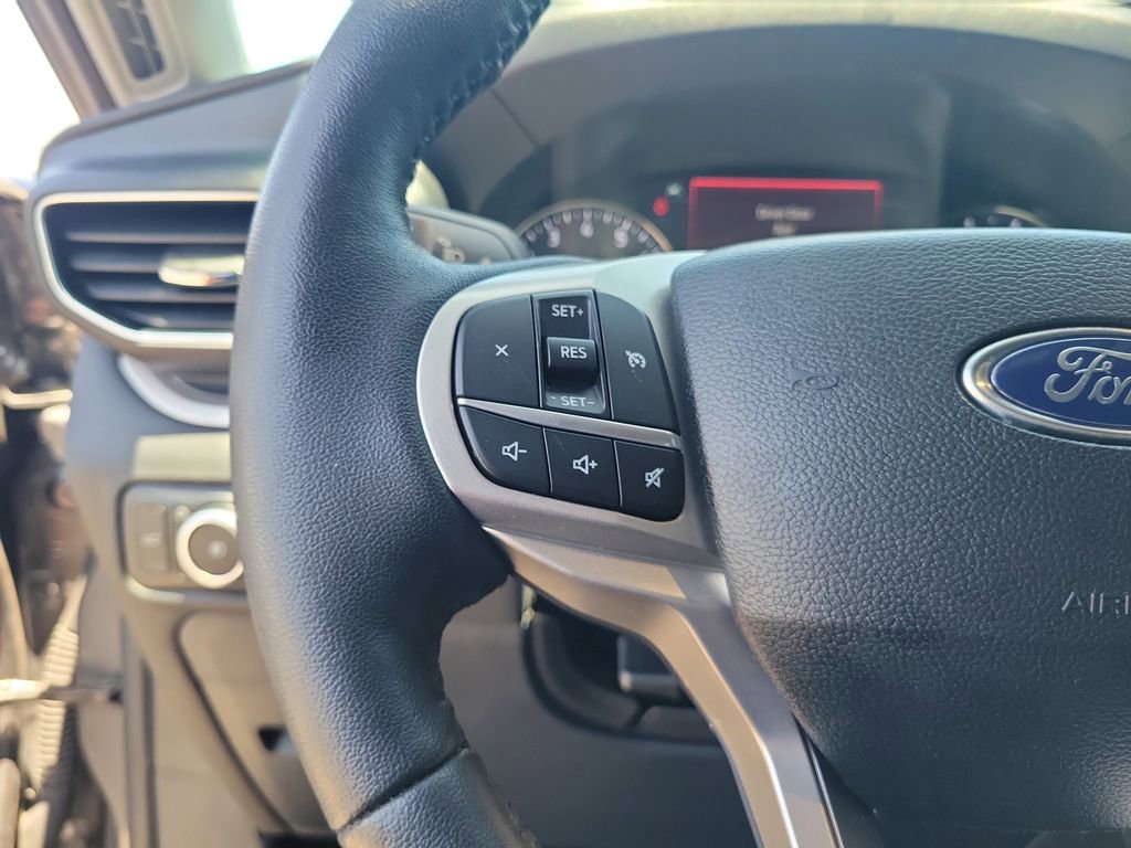 Certified 2023 Ford Explorer XLT w/ Equipment Group 202A RWD image 27