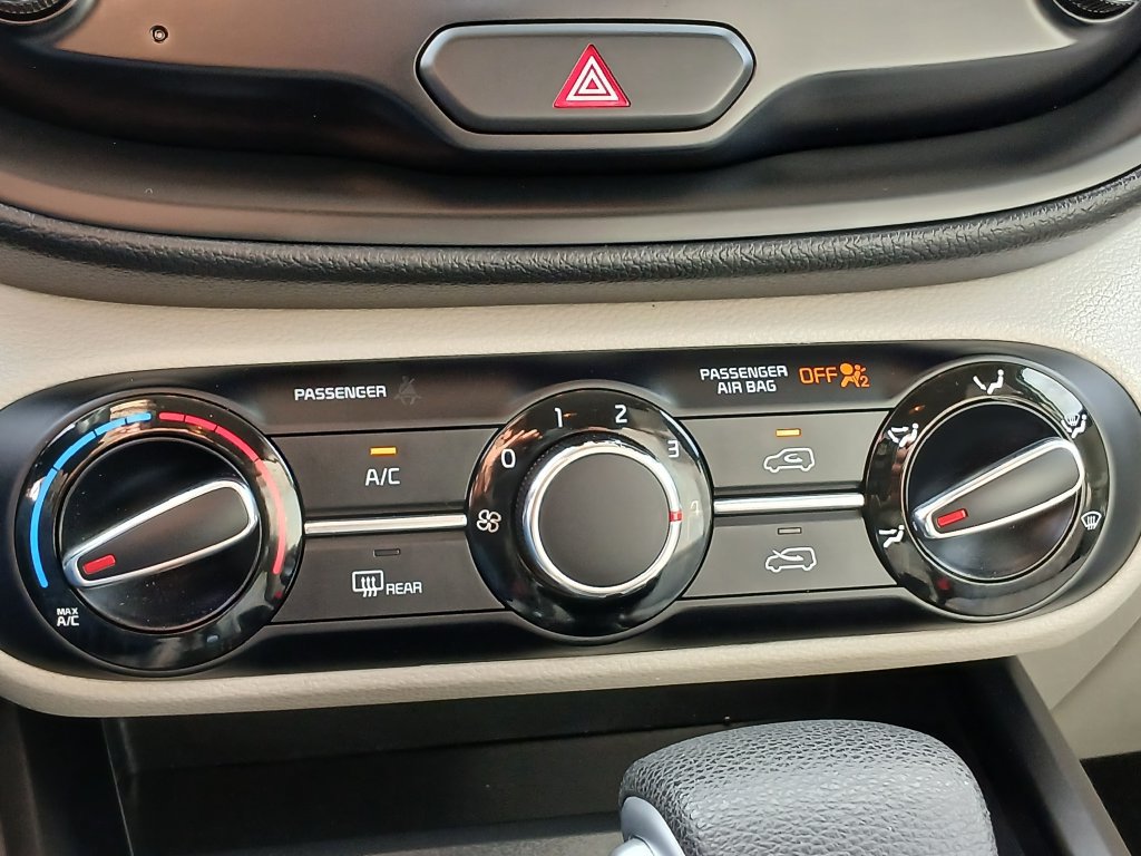 Used 2021 Kia Soul LX FWD image 13