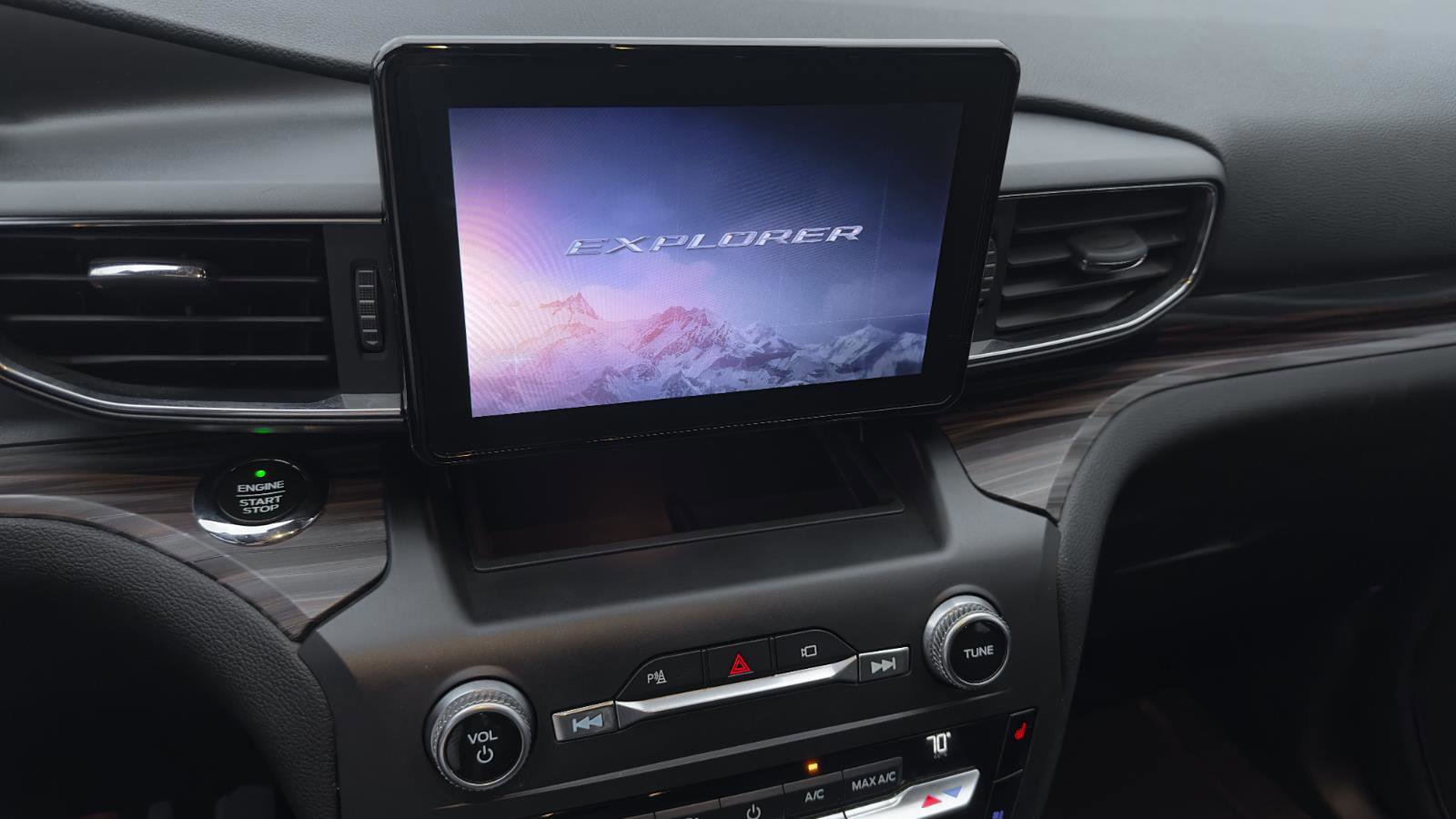 Certified 2020 Ford Explorer Limited w/ Class III Trailer Tow Package image 21