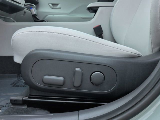 Used 2025 Hyundai Kona SEL image 19