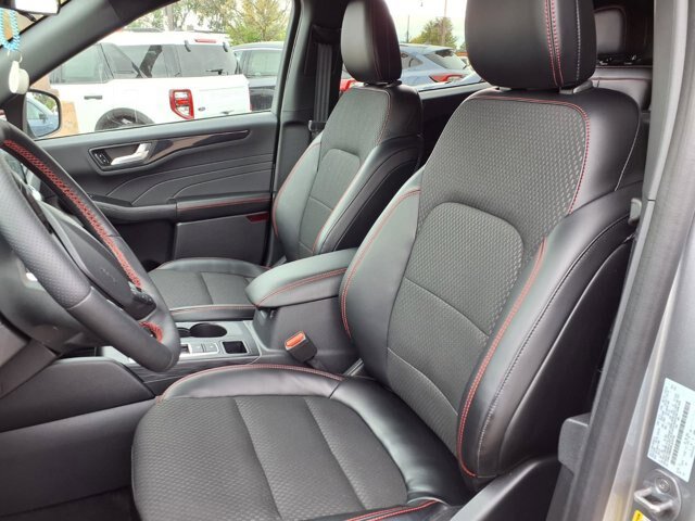 Certified 2024 Ford Escape ST-Line w/ Tech Pack #1 AWD/4WD image 4