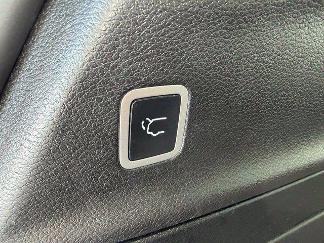 Used 2020 Chrysler Pacifica Limited w/ S Appearance Package FWD image 40