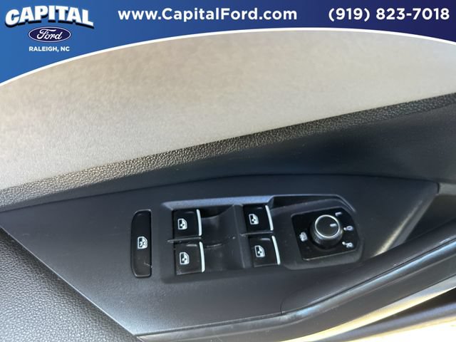 Used 2025 Volkswagen Jetta SE FWD image 21