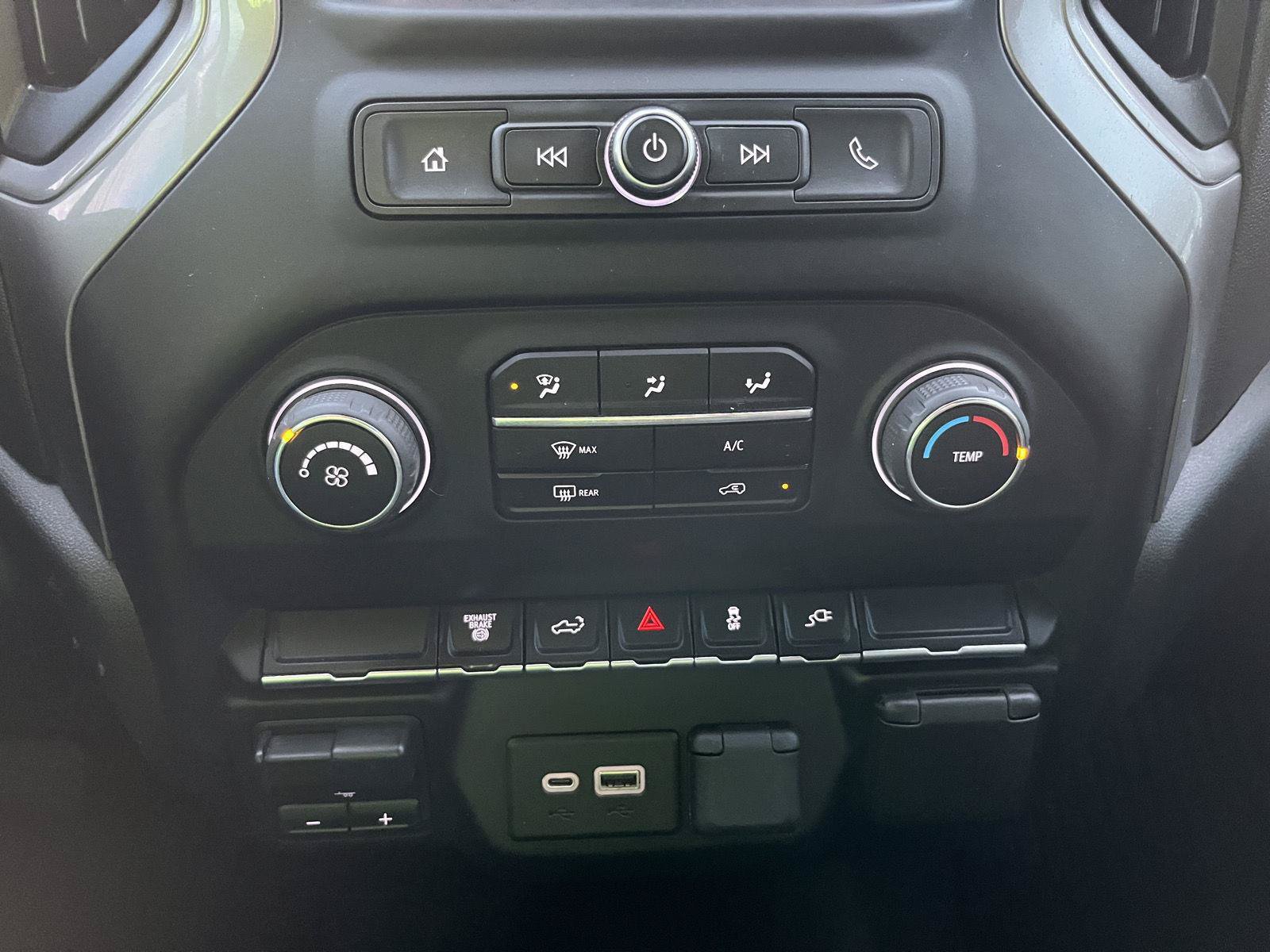 Used 2022 Chevrolet Silverado 2500 Custom w/ Custom Value Package AWD/4WD image 19